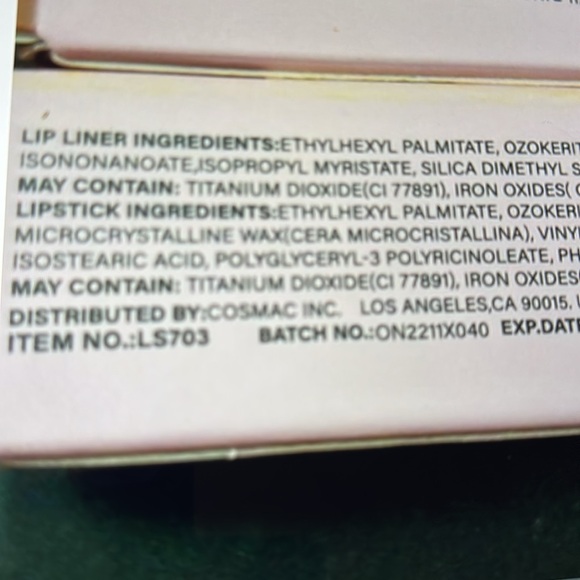 ❌SOLD OUT ❌🔥2-in-1lip duo Romantic Beauty 🔥 - Picture 4 of 11